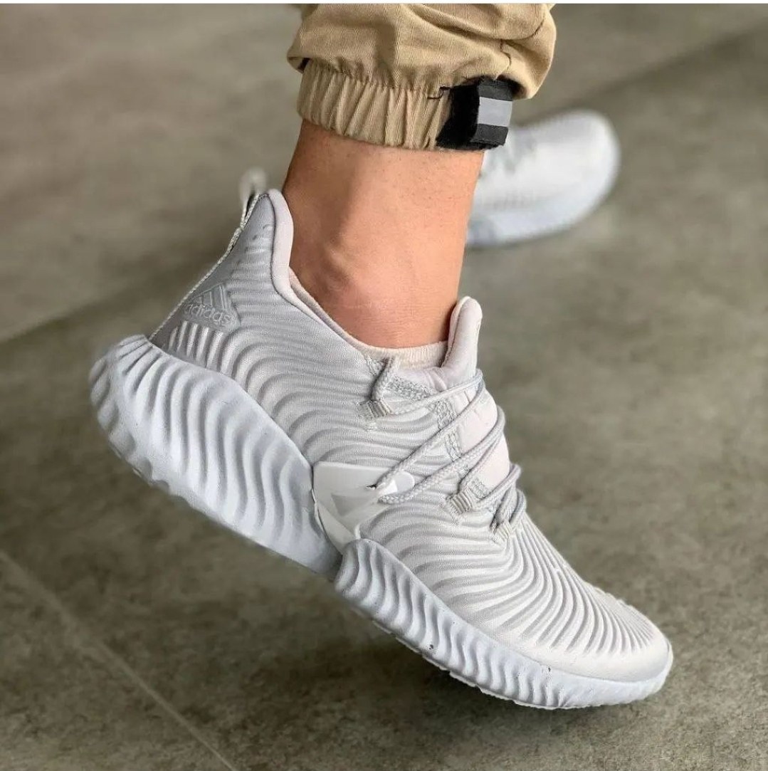 Adidas discount alphabounce v2