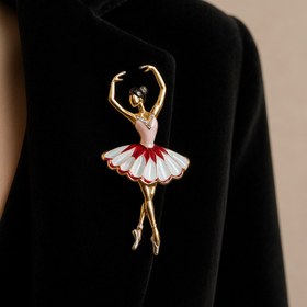 تصویر گل سینه بالرین مینیمال 