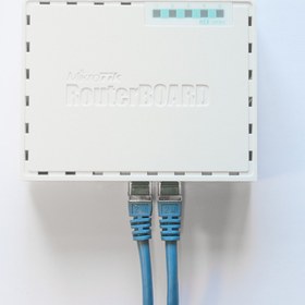 تصویر روتر میکروتیک مدل (RB750Gr3) hEX 