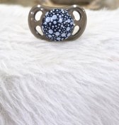 تصویر پستونک تویست شیک مشکی مناسب بدو تولد تا شش ماه 