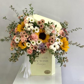 تصویر باکس گل آفتابگردان و میخک 