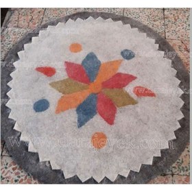 تصویر فرش گرد گلدار نمدی 