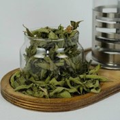 تصویر برگ به لیمو خشک‌شده به‌صورت اصولی دارای برگ‌های سالم، درشت و خوش‌بو 