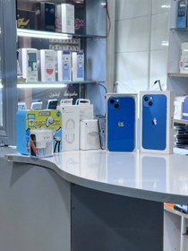 تصویر آیفون ۱۳ نرمال ظرفیت ۱۲۸ گیگابایت دو سیم‌کارت کارکرده با اشانتیون 