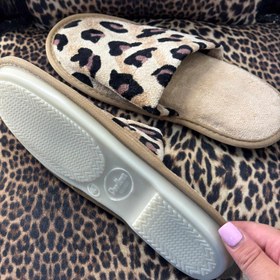 تصویر پاپوش حمامی طرح پلنگی 