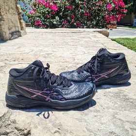 تصویر کتونی و کفش والیبال هندبال بسکتبال اسیکس ژل هوپ وی 14 در حد اورجینال ویتنامAsics gel hoop V14 رنگ مشکی بنفش 