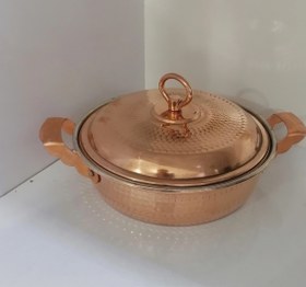 تصویر ماهی تابه مس درسایزهای مختلف أوانی نحاسیة بأحجام مختلفةCopper frying pans in various sizes