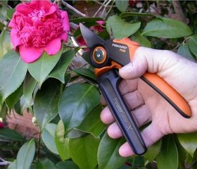 تصویر قیچی باغبانی فیسکارس فنلاند مدل fiskars PX92 دسته چرخان 