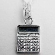 تصویر آویز ماشین حساب 