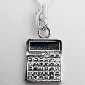 تصویر آویز ماشین حساب 