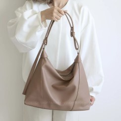 تصویر کیف زنانه بزرگ مدل نگار از چرم مصنوعی 