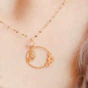 تصویر آویز طلا طرح پرنده 