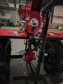 تصویر تیلر قرمز TSJ 