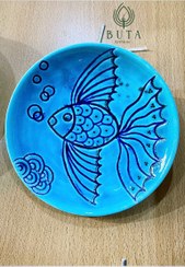 تصویر بشقاب دیوار کوب سرامیک صنایع دستی با طرح ماهی برجسته فیروزه ای 