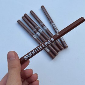 تصویر خط چشم ماژیکی قهوه ای 