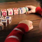 تصویر بازی آموزشی مکعب چوبی الفبا و اعداد انگلیسی سپتا 