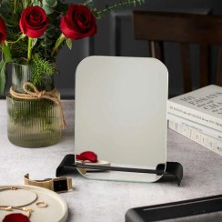 تصویر آینه مستطیل پایه فلزی 