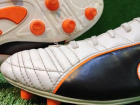 تصویر کفش کتونی فوتبال استوک دار چمنی اورجینال پوما سایز 44.5 Soccer shoes