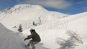 تصویر دانلود فوتیج اسنوبورد در کوه‌ها Snowboarding In The Mountains 