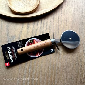 تصویر پیتزا بر دسته چوبی شنگیا 