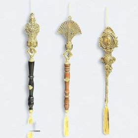 تصویر پاشنه کش برنجی دیواری در سه مدل مختلف Wall-Mounted Brass Shoe Horn – Set of 3 Designs