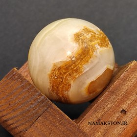 تصویر گوی مرمر قطر3 با پایه چوبی marble ball r3