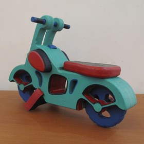 تصویر موتور چوبی مدل کلاسیک مناسب اکسسوری و سیسمونی و اسباب بازی چرخدار متحرک رنگاچوب 
