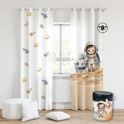 تصویر پرده اتاق کودک طرح پسر فضانورد 