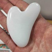 تصویر سنگ ماساژ مدل گواشا اوپالین سفید 