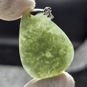 تصویر گردن آویز سنگ یشم خاص معدنی کد 32247 