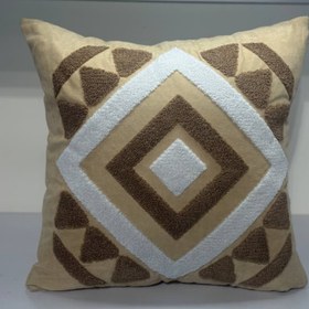 تصویر کوسن گلدوزی طرح لوزی هندسی کد706 