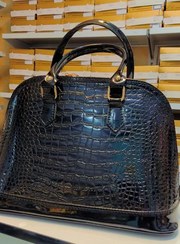 تصویر کیف زنانه صندقی ورنی مشکی 