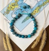 تصویر دستبند سنگ آپاتیت اصل طبیعی با گره کشویی 