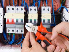 تصویر نقشه کشی و نقشه خوانی برق کار صنعتی 