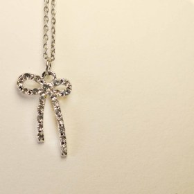 تصویر گردنبند طرح پاپیون 