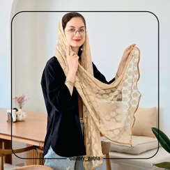 تصویر شال توری گل دار 