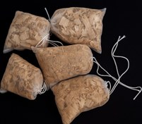 تصویر تراشه ی چوب بلوط پنجاه گرم برای ده الی پانزده لیتر سرکه انگور Oak wood