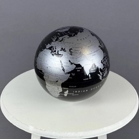 تصویر کره زمین چرخان بزرگ 