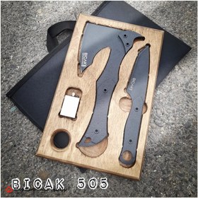 تصویر ست طبیعت گردی ۴ تیکه (تبر، چاقو، تخته گوشت، کبریت) با کیف چرمی 