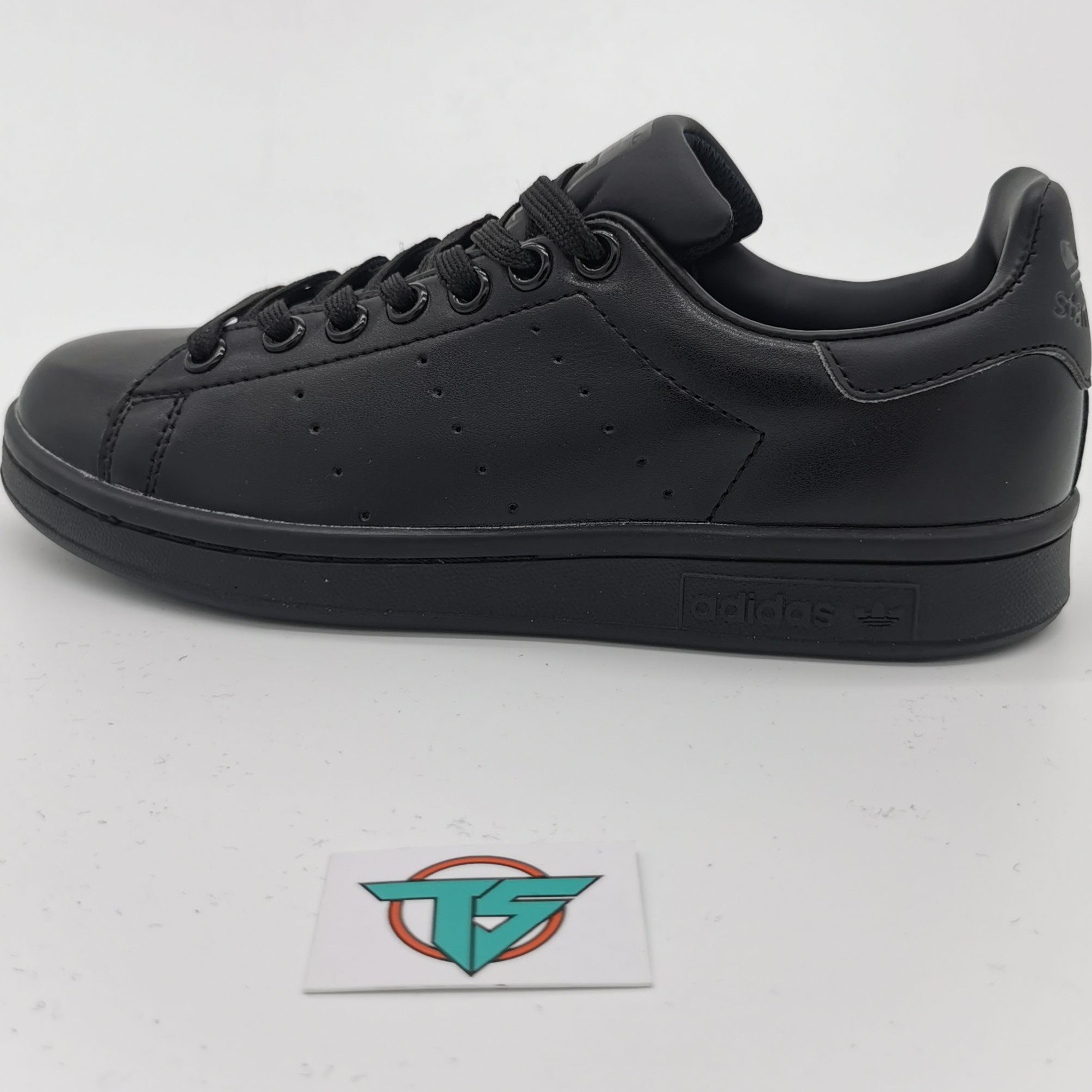 Stan smith clearance pure black