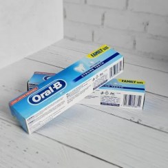 تصویر خمیردندان ایتالیایی اورال بی Oral-B Strong Teeth ضد حساسیت 130 میل 