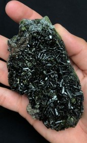 تصویر سنگ اپیدوت کلکسیونی پربلور و سالم Epidote