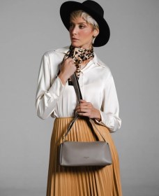 تصویر کیف دوشی زنانه دیوید جونز مدل CM7395 