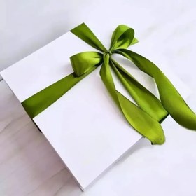 تصویر پک هدیه گل مینا 