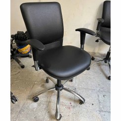 تصویر صندلی اداری کارمندی در حد نو برند لیو 