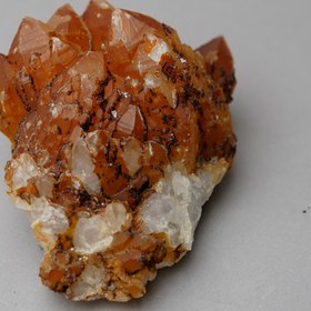 تصویر سنگ طبیعی کوارتز هماتوییدی 