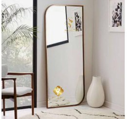 تصویر آینه قدی طرح بلا با قاب چوبی 