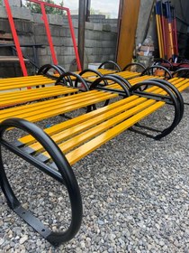 تصویر نیمکت بدون پشتی 