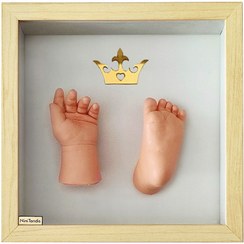 تصویر تابلو اتاق کودک مدل دست و پا نوزاد طرح چوب 