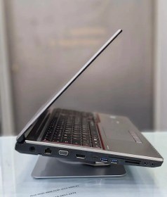 تصویر لپ تاپ فوجیتسو مدل Celsius H760 با پردازنده Core i7 و حافظه ۱۶ گیگابایت 